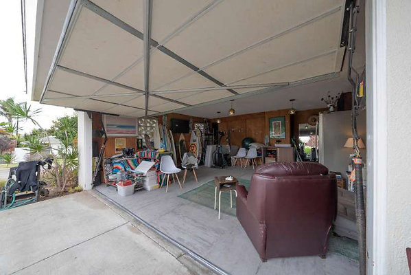 11199 garage 6