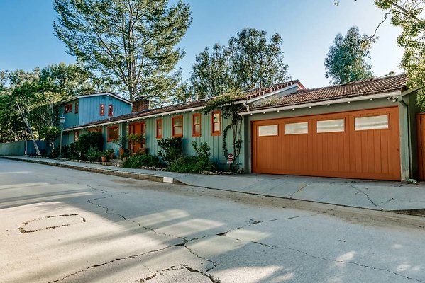 PL4334 Los Angeles 90068