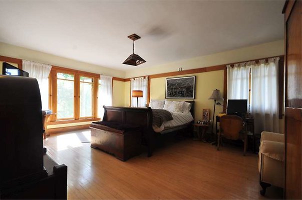 3745 bed