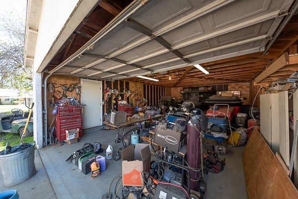 8461 garage13