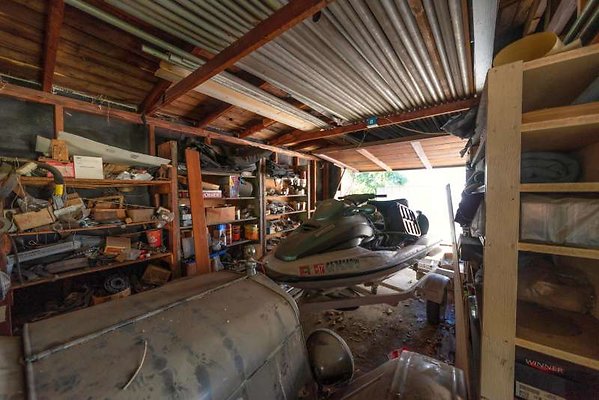 8461 garage2