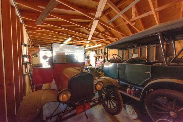 8461 garage10