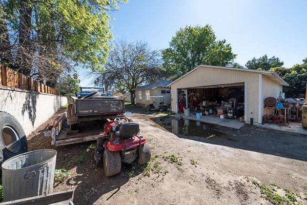 8461 garage14