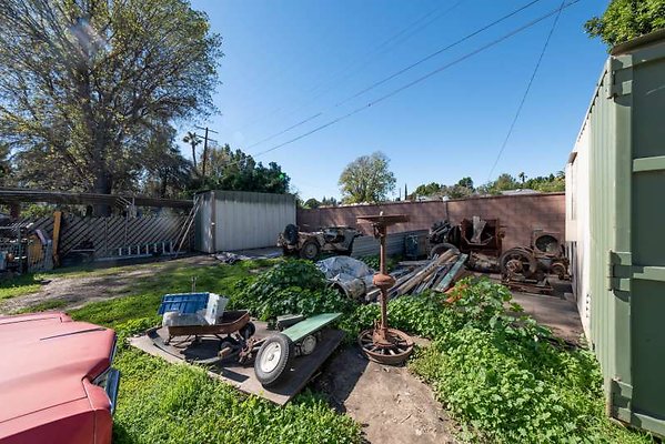 8461 garden