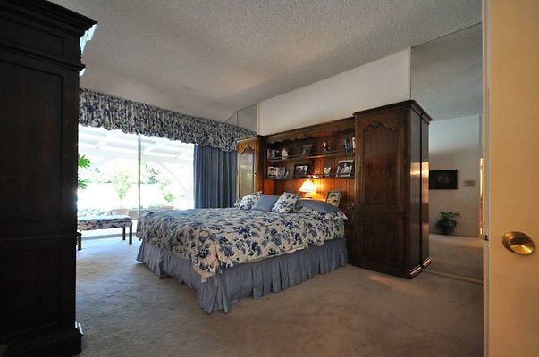 8833 bed