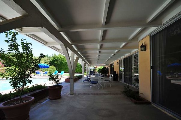 8833 patio4
