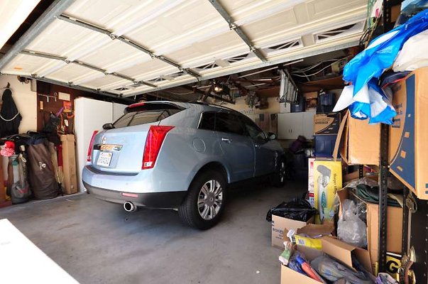 8833 garage2
