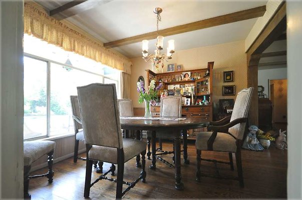 2293 dining2