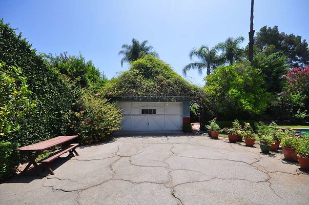 2293 garage