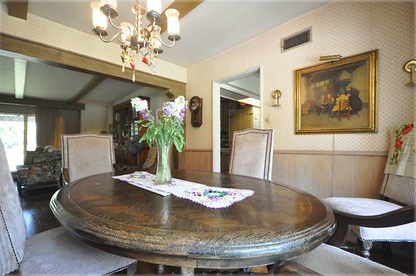 2293 dining3