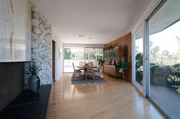 10696 dining 1