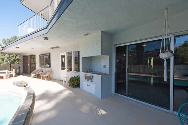10696 patio 1