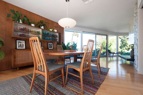 10696 dining 5