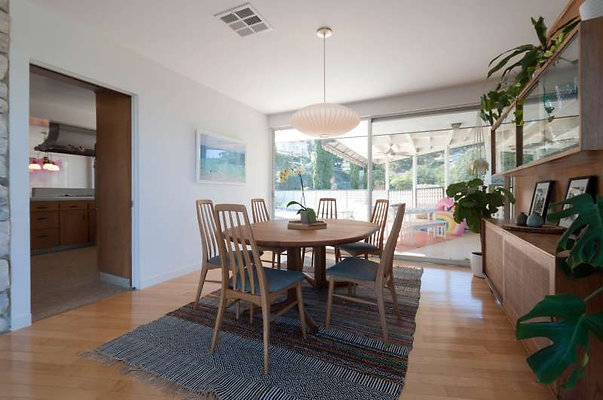 10696 dining 3