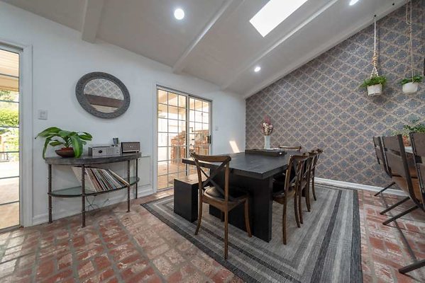 12151 dining