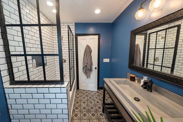 12151 bath4