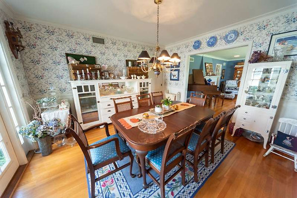 12533 dining 4