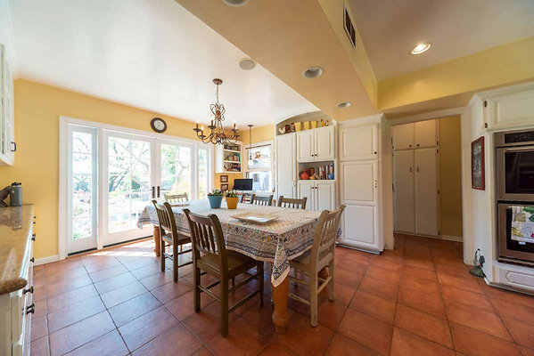 8897 dining 2