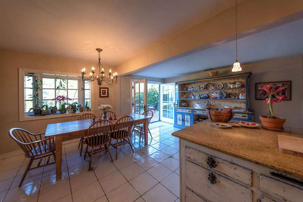 11384 dining 2