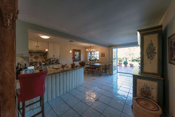 11384 dining 9