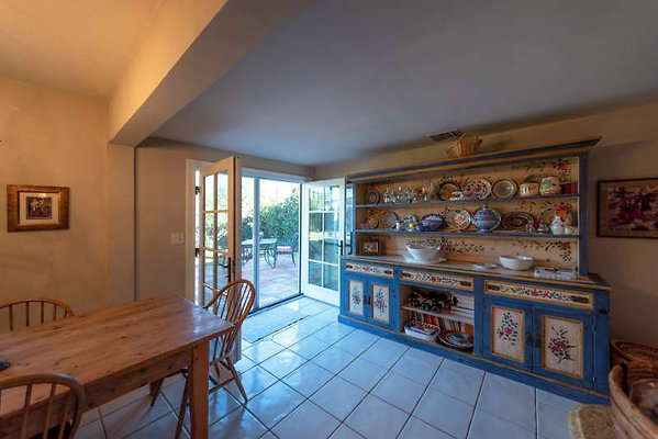 11384 dining 7