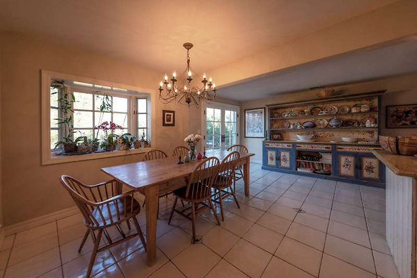 11384 dining 4