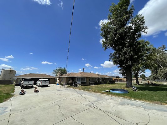 (VERY INTERESTED) Riley House 2 mi from FC - Ontario
