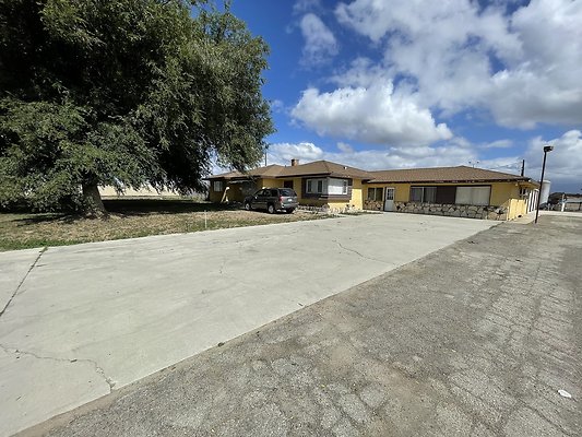 (PENDING) Yellow House 7316 - Ontario