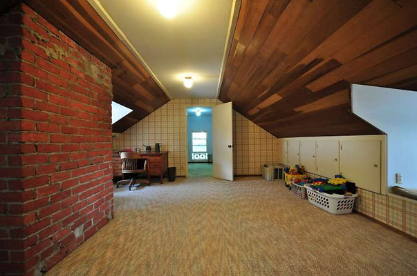 9076 attic 1