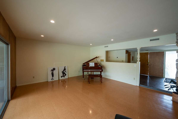 13221 living 4