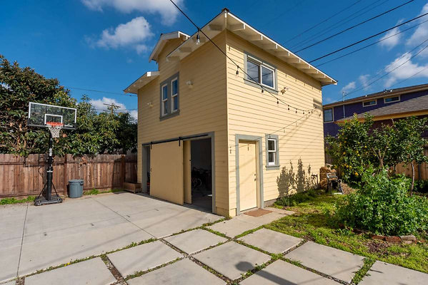 13165 garage 2