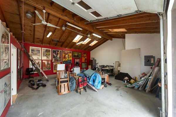 14065 garage 6