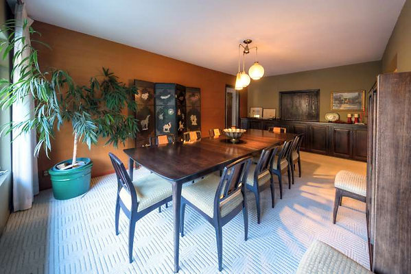 10825 dining 3