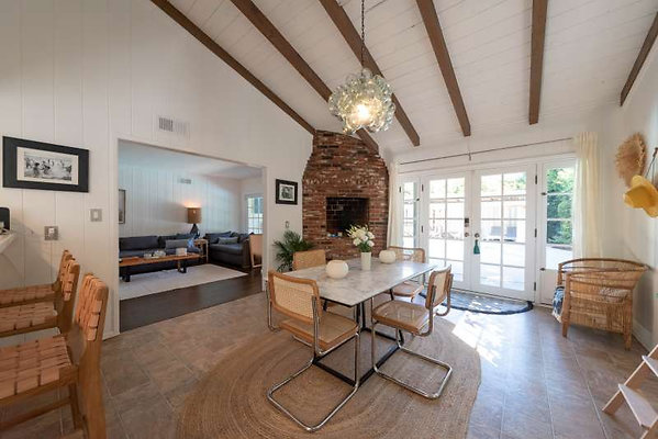 11763 dining 1
