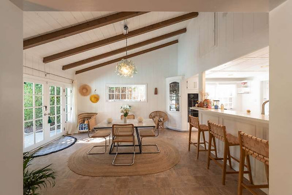 11763 dining 4