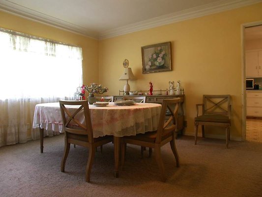 11286 dining5