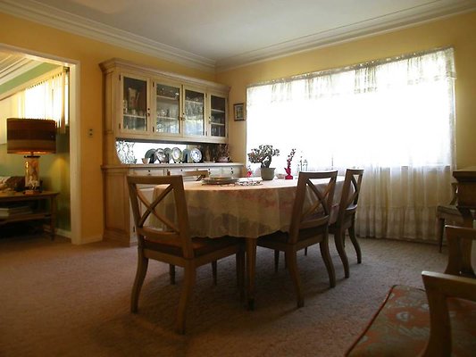 11286 dining4