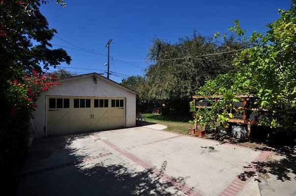9434 garage3