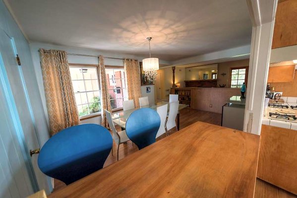 10858 dining8