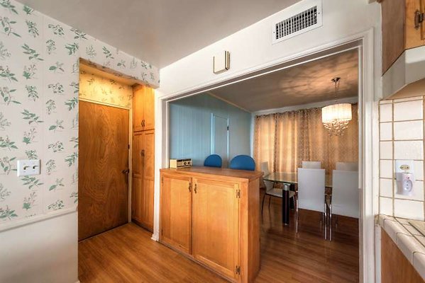 10858 dining4