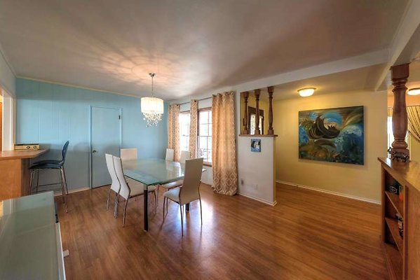 10858 dining3