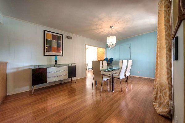 10858 dining