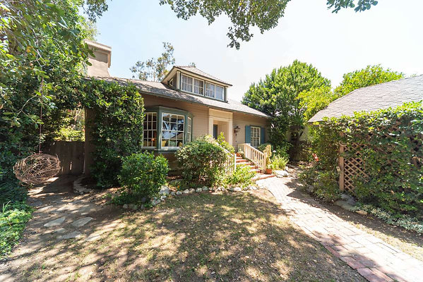 3846 porch 2