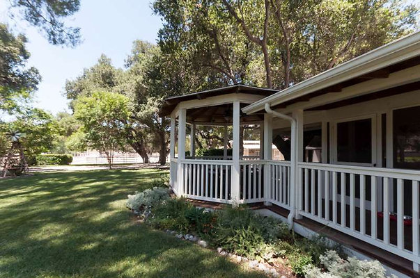 10071 porch 2