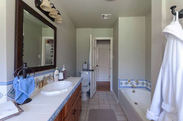 10071 bath 1