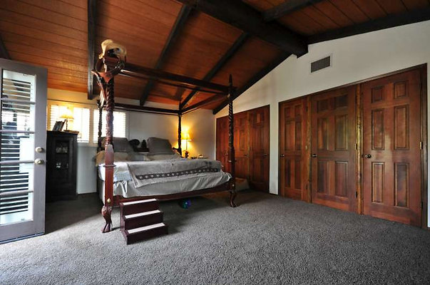 9989 bed 4