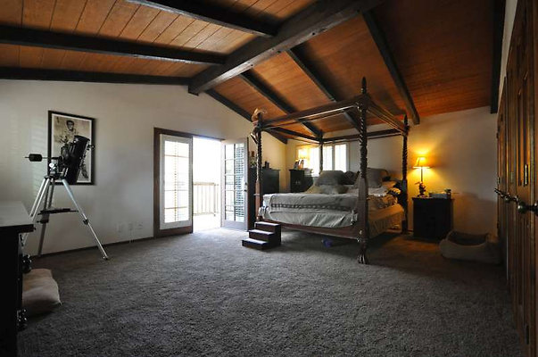 9989 bed 1