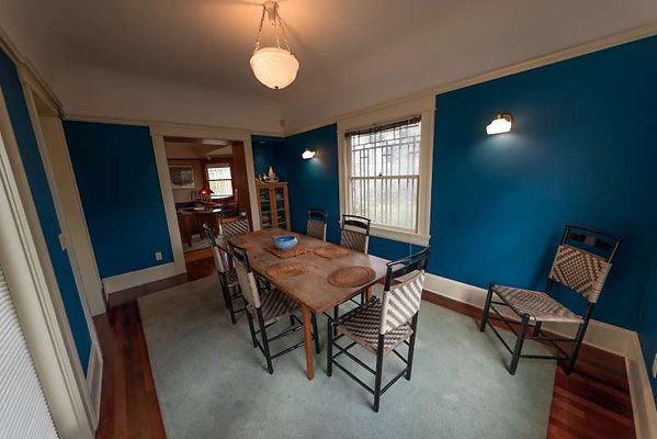 8143 dining 4