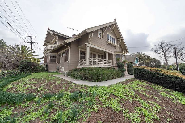 8143 porch 1