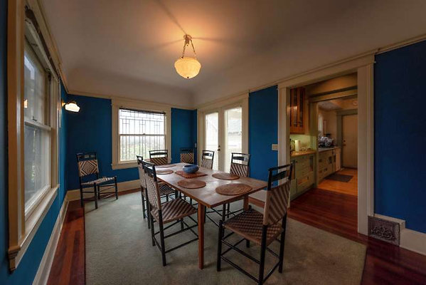 8143 dining 2